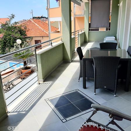 -Villa Sjor -Primosten-Apartmani- Has 2 Large Apartments And 2 Smaller Ones -Primosten Lokvice 6 Extérieur photo