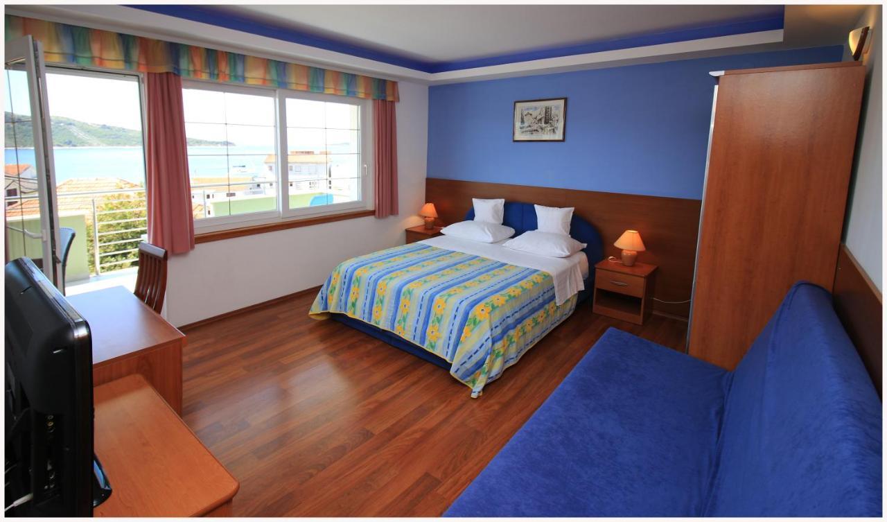 -Villa Sjor -Primosten-Apartmani- Has 2 Large Apartments And 2 Smaller Ones -Primosten Lokvice 6 Extérieur photo