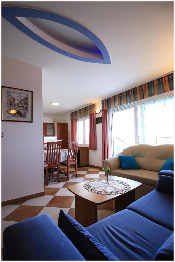 -Villa Sjor -Primosten-Apartmani- Has 2 Large Apartments And 2 Smaller Ones -Primosten Lokvice 6 Extérieur photo