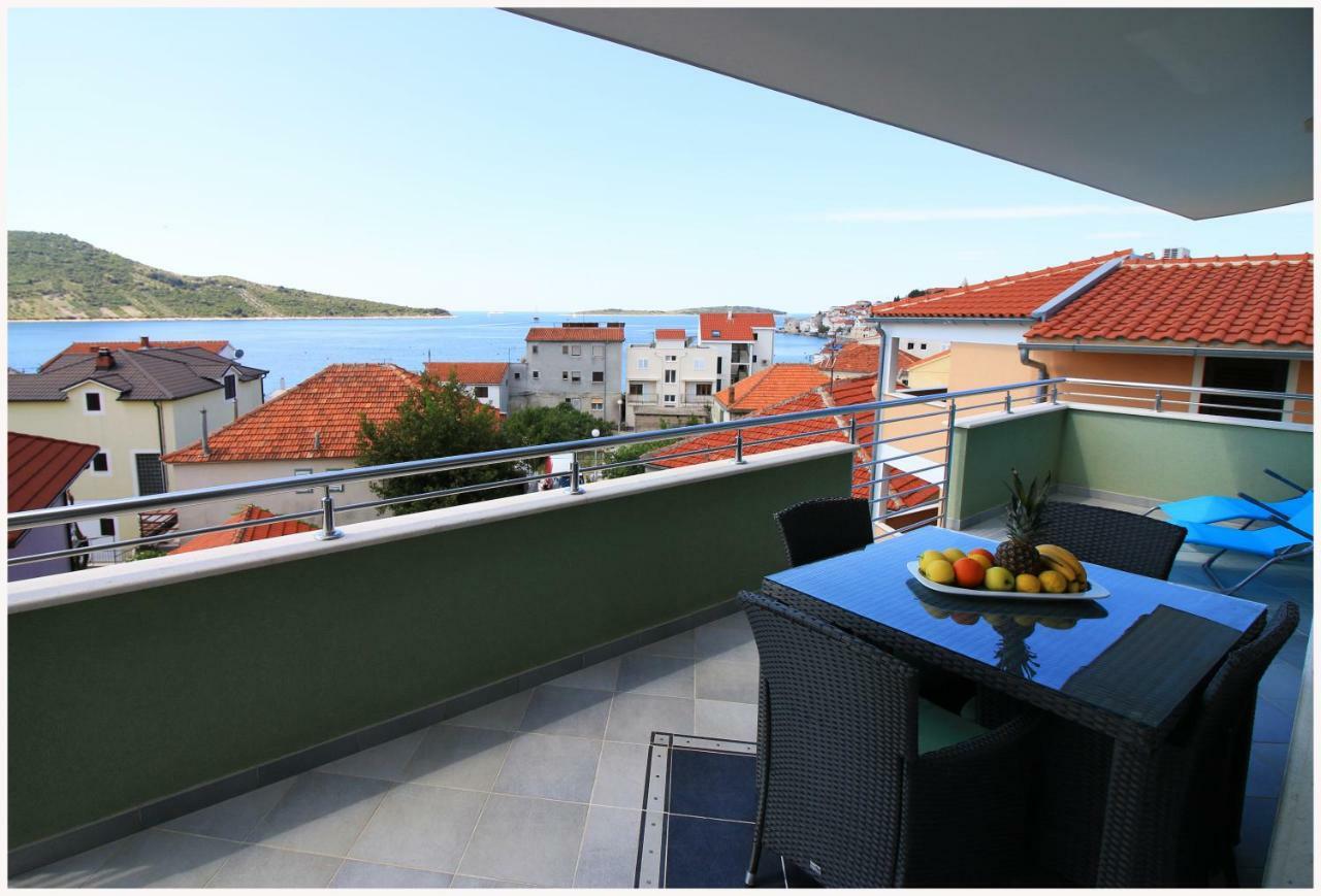 -Villa Sjor -Primosten-Apartmani- Has 2 Large Apartments And 2 Smaller Ones -Primosten Lokvice 6 Extérieur photo